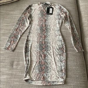 Prettylittlething snake print dress